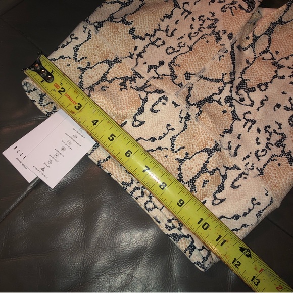 All Fenix || NWT || Anthropologie Brand White Python 7/8 Leggings - Picture 5 of 11